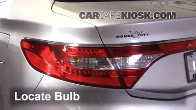 2014 Hyundai Azera Limited 3.3L V6 Éclairage Feu stop (remplacer ampoule)